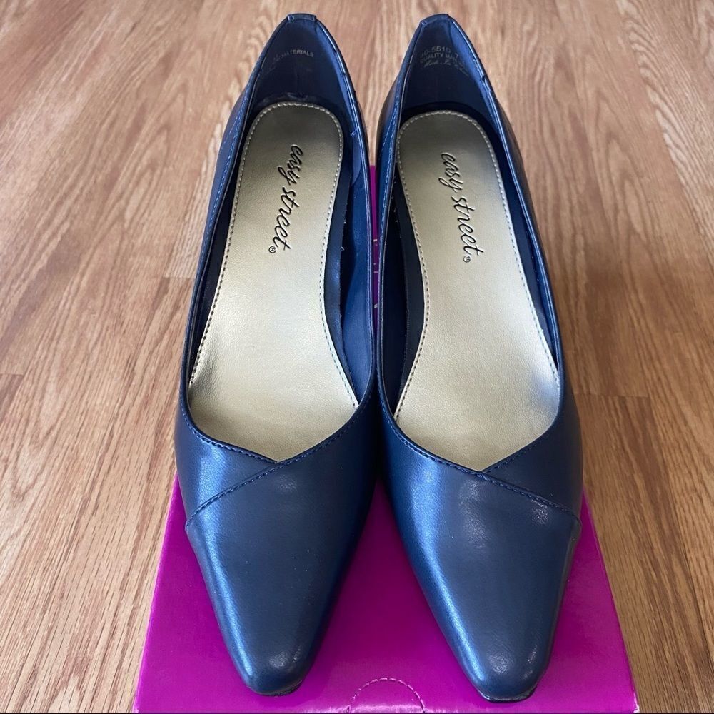 Easy Street Navy Chiffon Pumps 2" Heel Size 7 - Picture 3 of 13